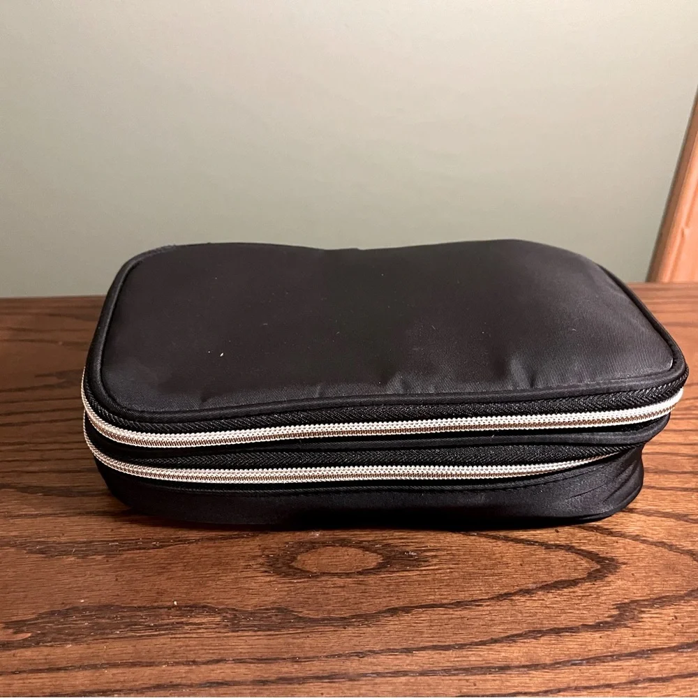 Jewelry Travel Case, Jewelry Bag, Black & Gold, Amazon - Picture 3 of 5